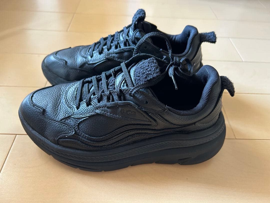 UGG ブラック レザー スニーカー
