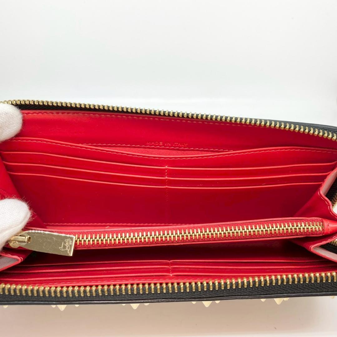 【CHRISTIAN LOUBOUTIN】 ラウンドジッピー　長財布　スタッズ