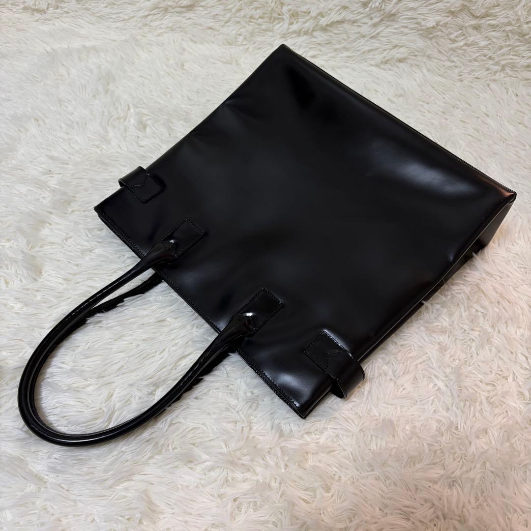 GUCCI トートバッグ レザー ブラック エナメル ゴールド金具 大容量 底鋲