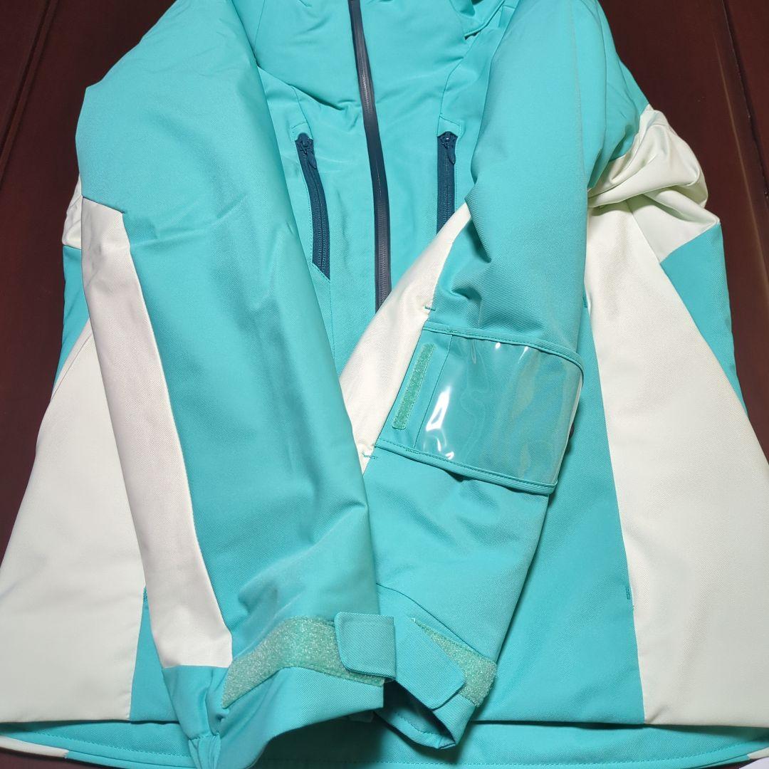 期間限定値下げ 新品未使用 デサント スキーウェア SS　ターコイズホワイト