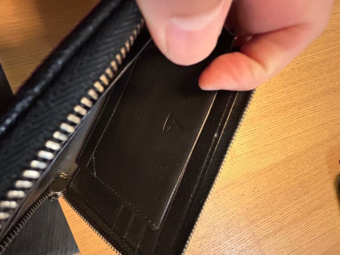 土屋鞄　黒レザー 二つ折り財布