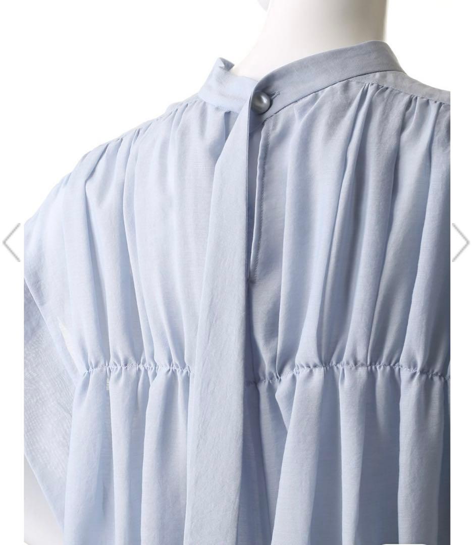 美品【ADORE】スパンボイルブラウス水色