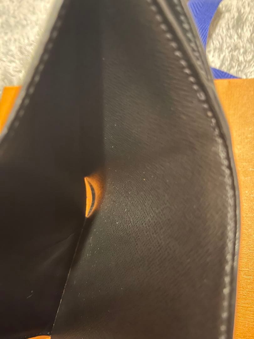 ［美品］LOUIS VUITTON ポルトフォイユ　エピ　三つ折りルイ・ヴィトン