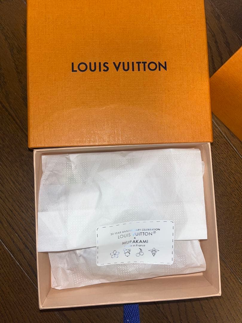 Louis Vuitton x Murakami シルクシュシュ