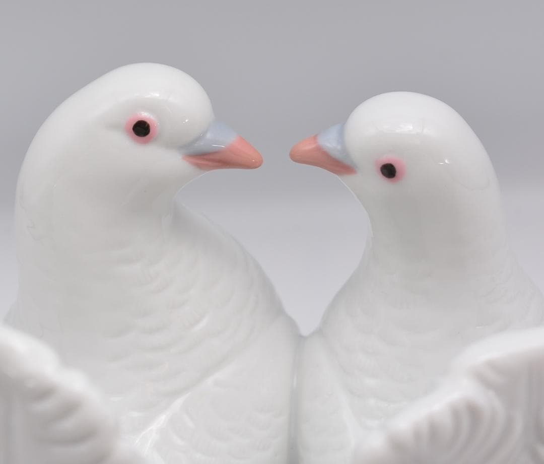 鳩のペア　★リヤドロ　スペイン　ポーセリン　光沢仕上げ　絶版　ヴィンテージ