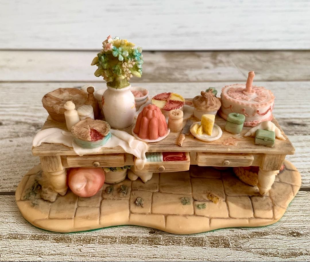 テーブル ブランブリーヘッジ フィギュリン ボーダーファインアーツ