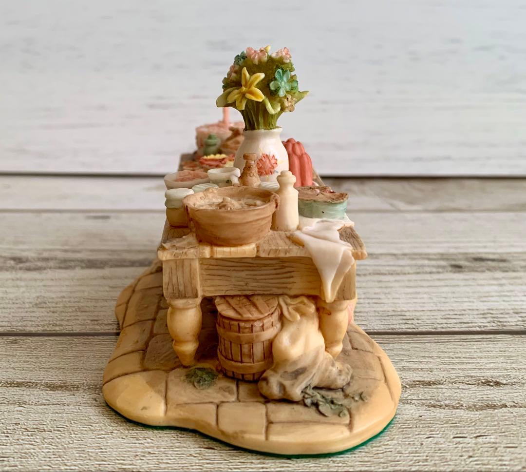 テーブル ブランブリーヘッジ フィギュリン ボーダーファインアーツ