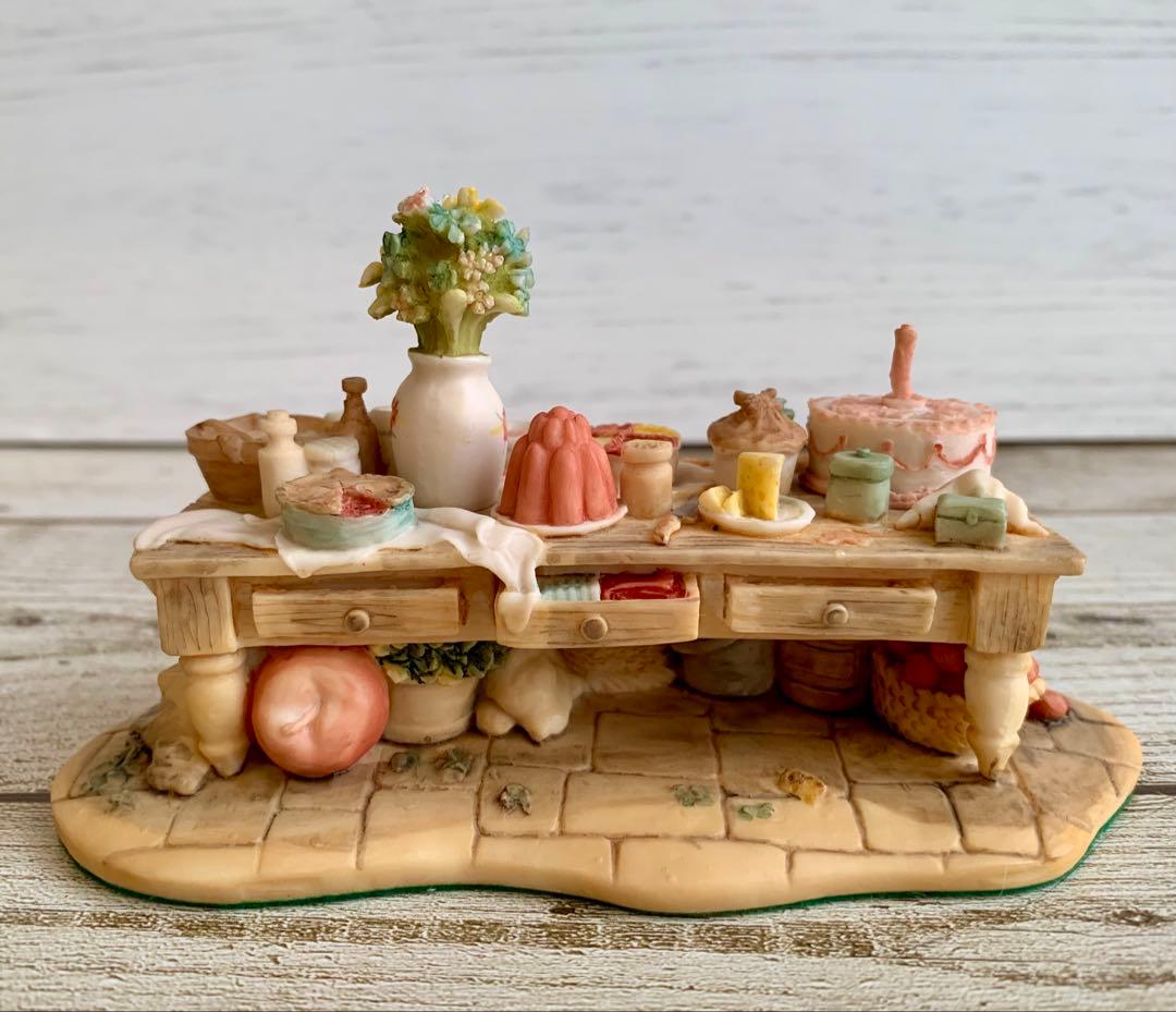 テーブル ブランブリーヘッジ フィギュリン ボーダーファインアーツ