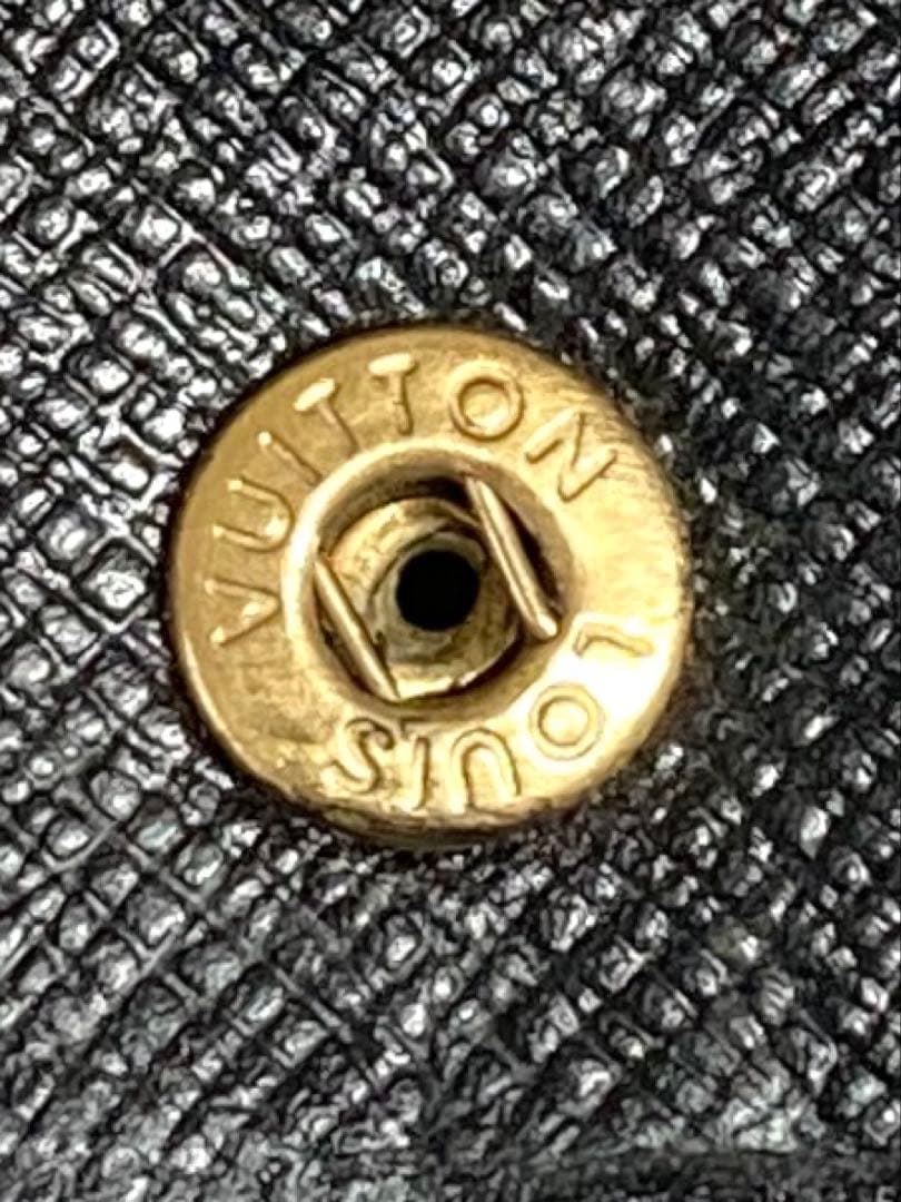 ルイヴィトン　エピ　ポルトモネ　ボワット　ケース　ブラック