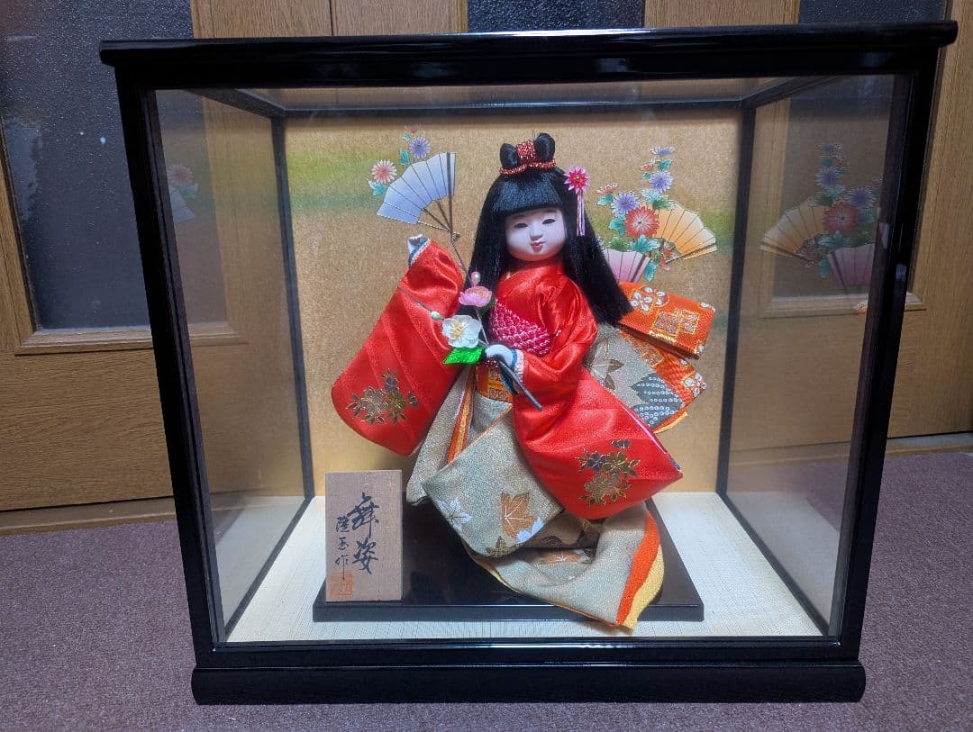 弥生人形　ひな祭り　未使用品　赤と金の着物