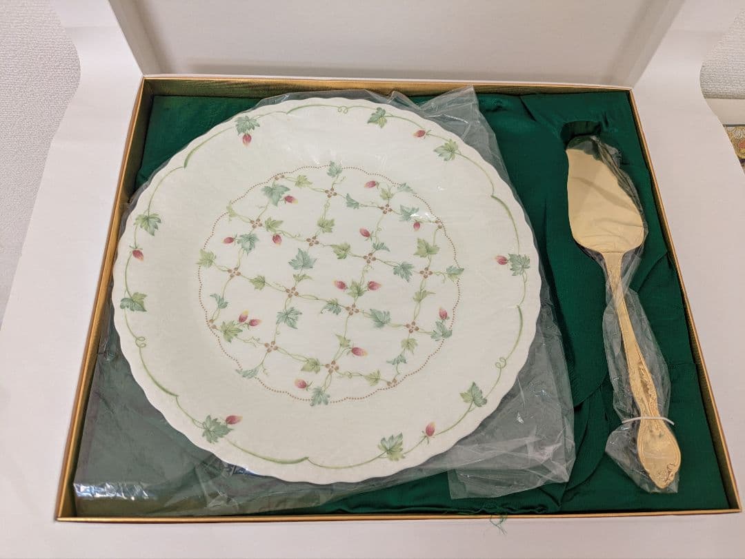 【未使用】ナルミ ルーシーガーデン 大皿・小皿5枚・ケーキサーバー 豪華セット