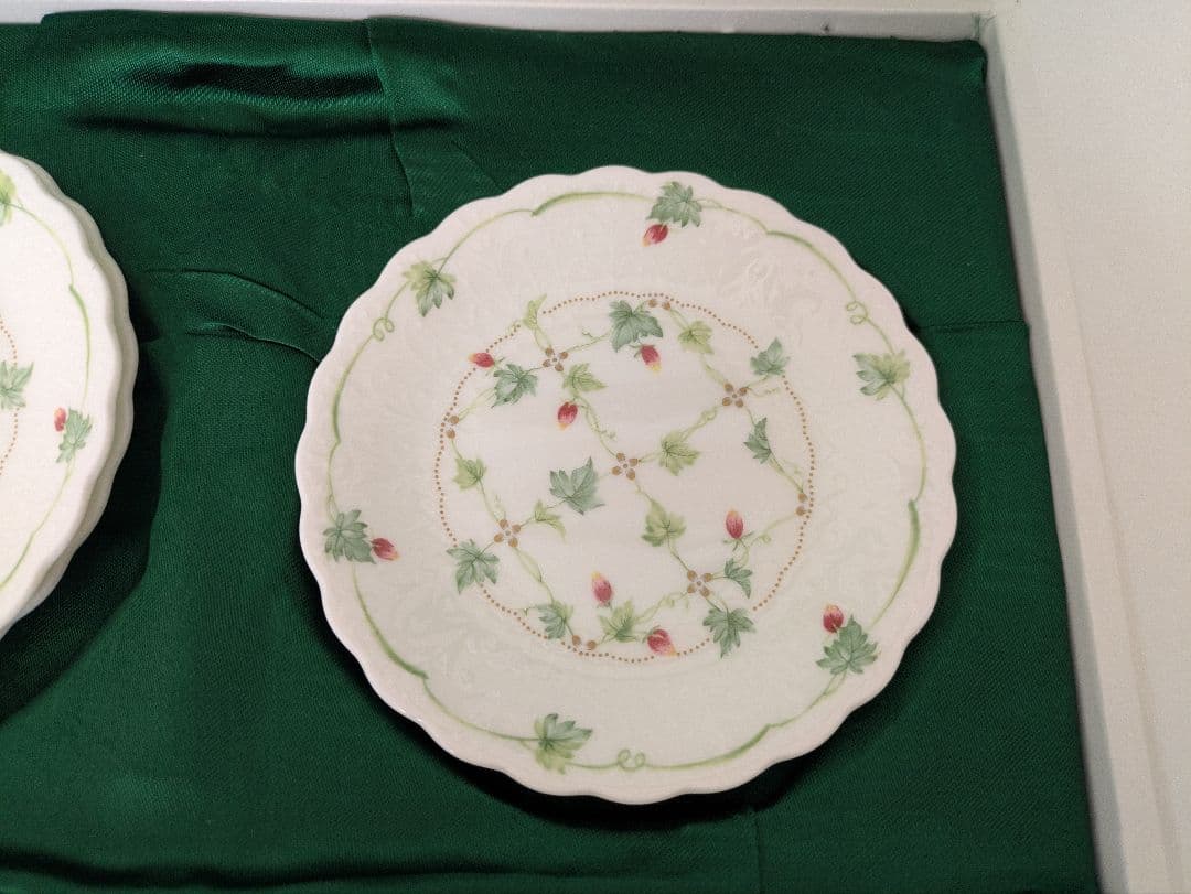 【未使用】ナルミ ルーシーガーデン 大皿・小皿5枚・ケーキサーバー 豪華セット