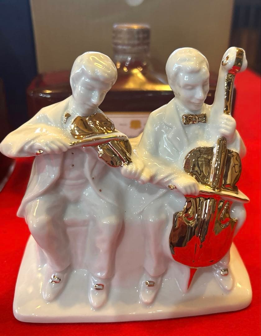 ウィースキ　飾りお酒　古酒　700ml SUNTORY XO