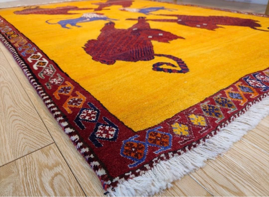 ペルシャ　トライバルラグ　アマレバフト　188×133 黄金色　ヒョウ