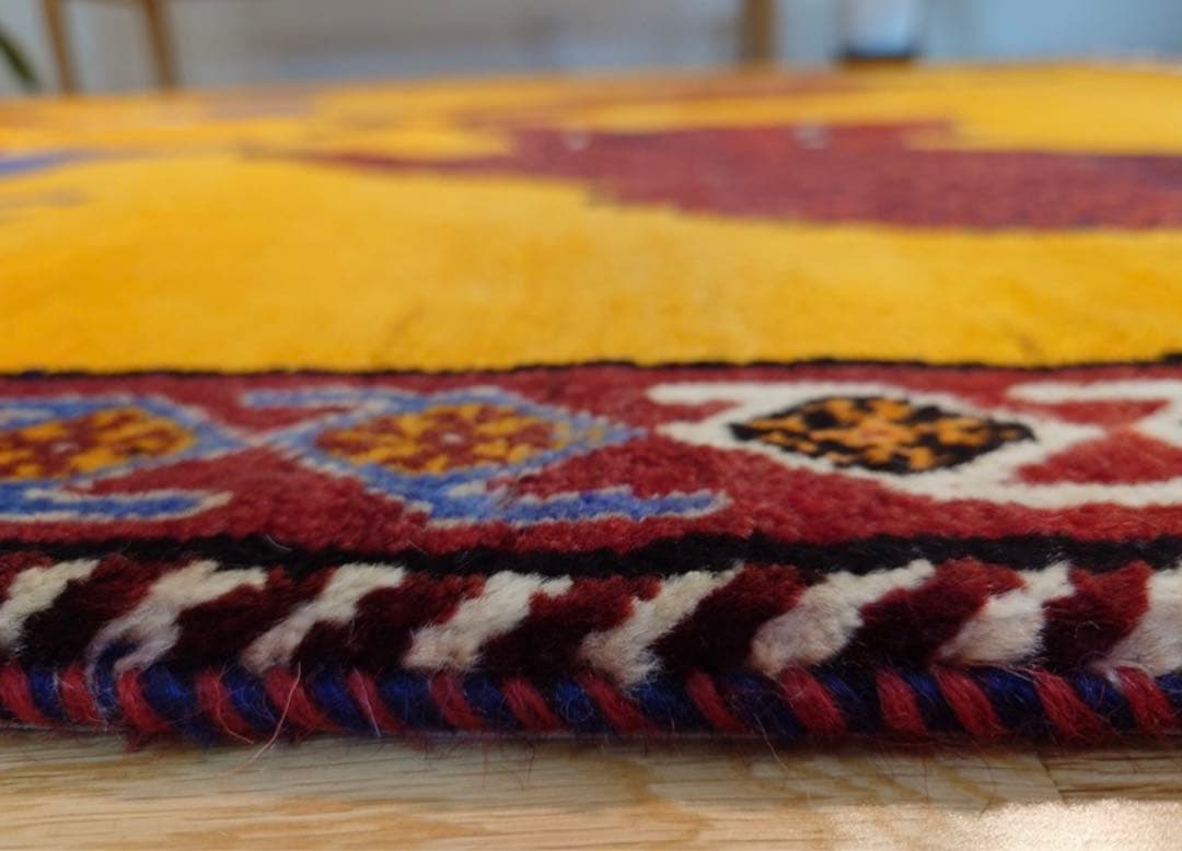 ペルシャ　トライバルラグ　アマレバフト　188×133 黄金色　ヒョウ