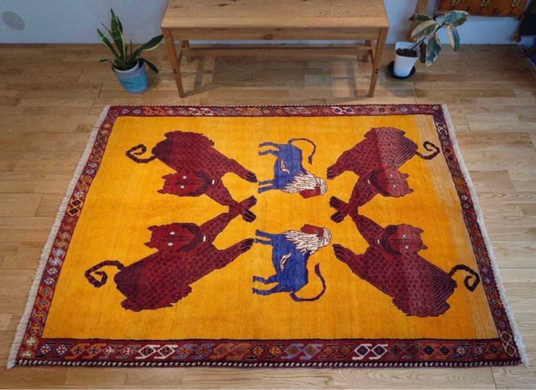 ペルシャ　トライバルラグ　アマレバフト　188×133 黄金色　ヒョウ