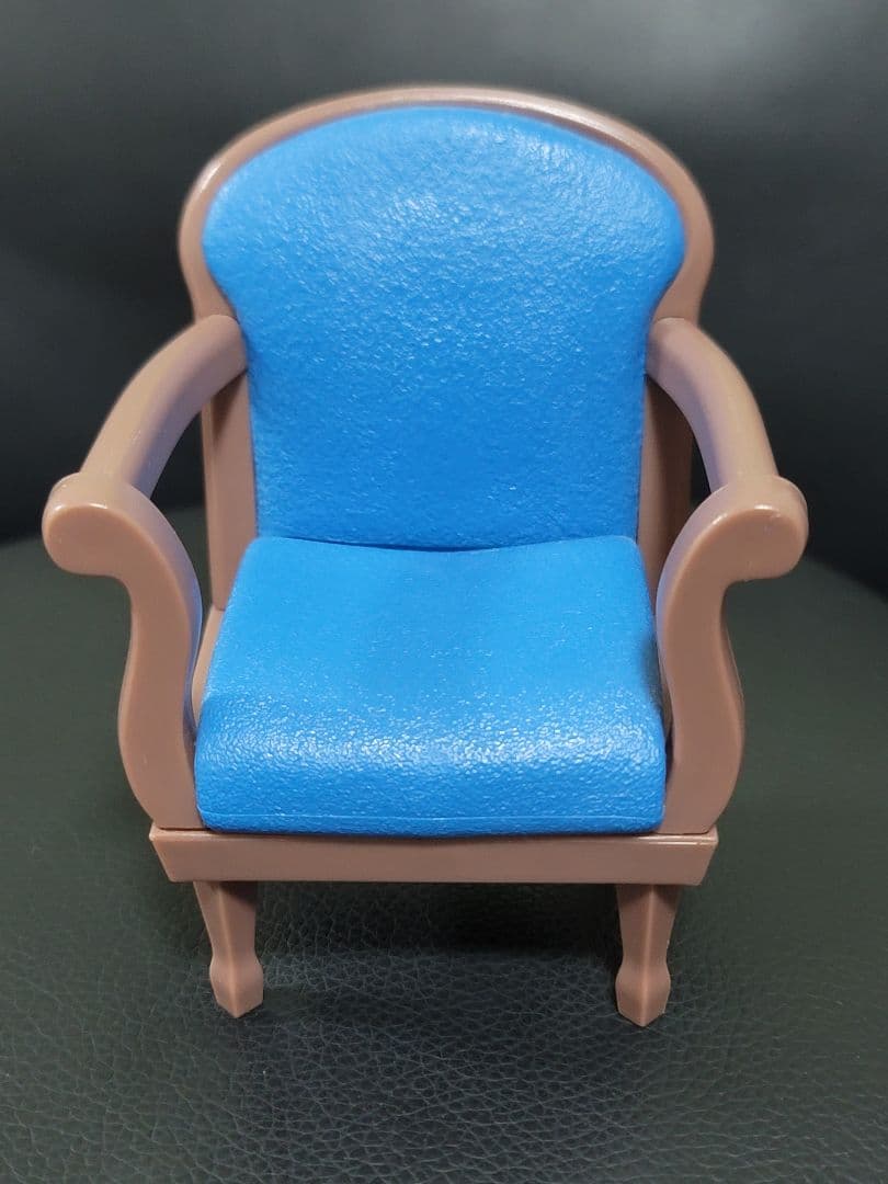 ツイステ　イデアシュラウド　フィギュア