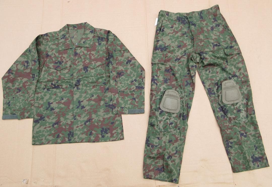 ３B陸上自衛隊迷彩服上下セット（クレイタイプニーパッド対応モデル、パッド無し）