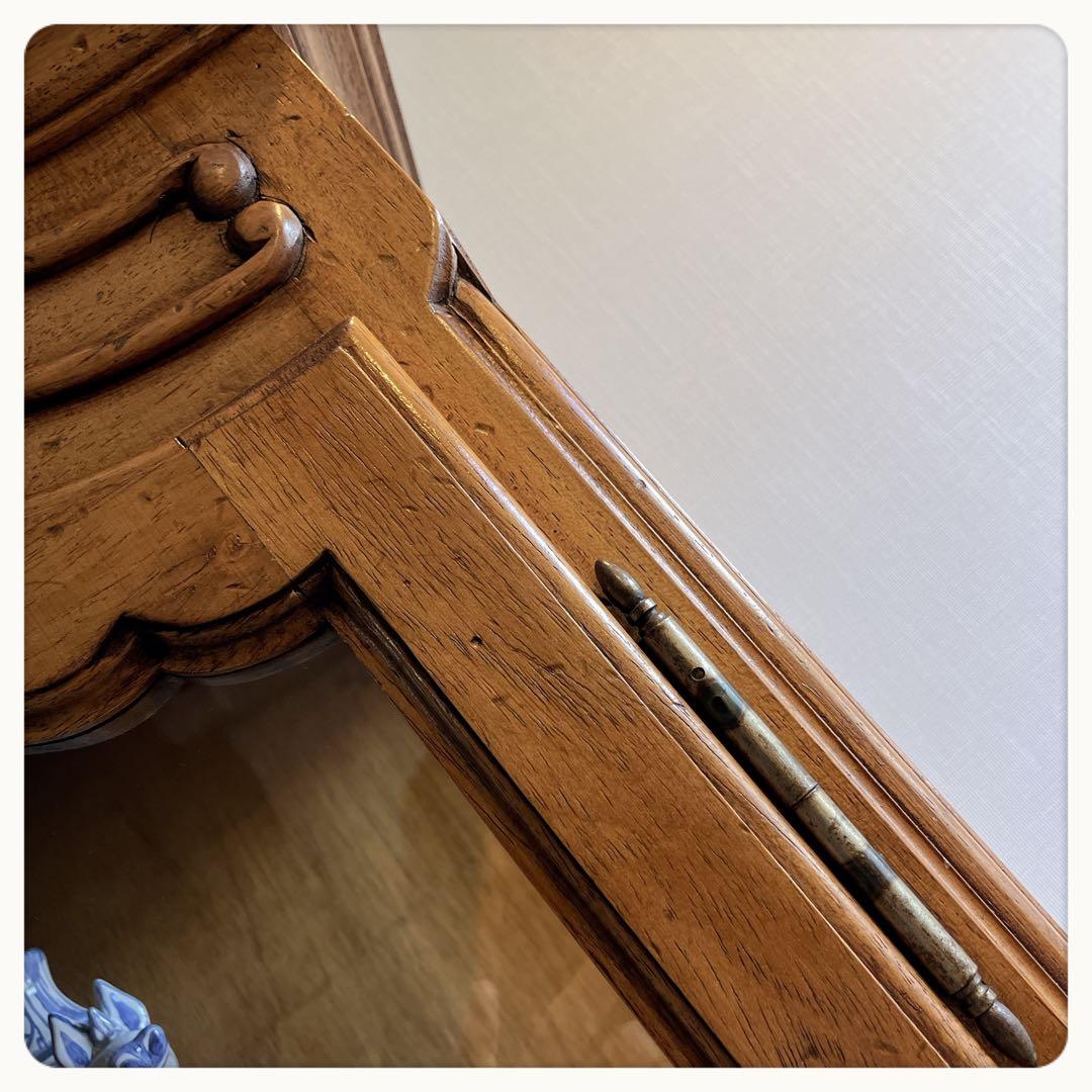 イタリアアンティーク　３段飾り棚＋収納　コレクションケース　鍵付き