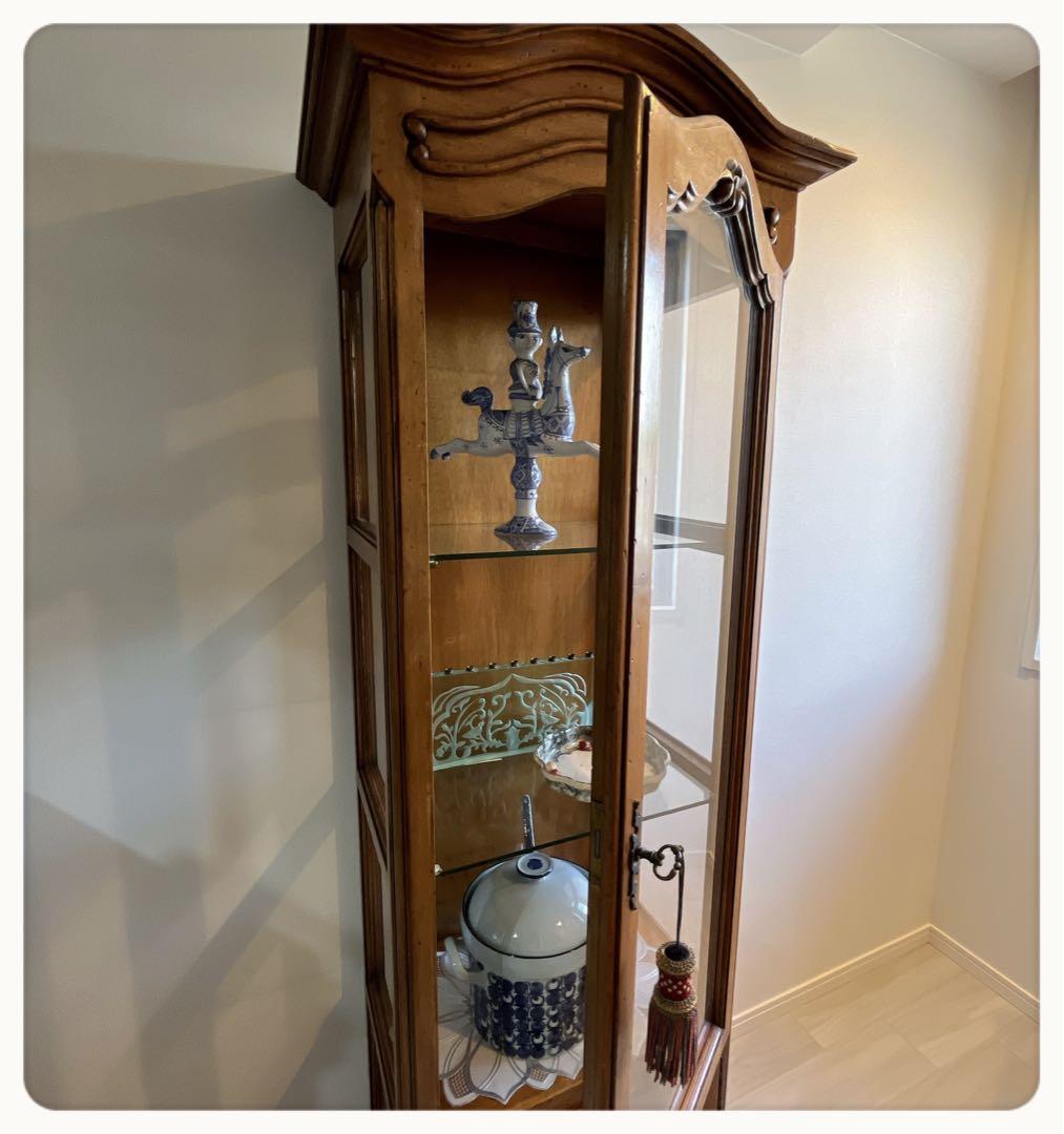 イタリアアンティーク　３段飾り棚＋収納　コレクションケース　鍵付き