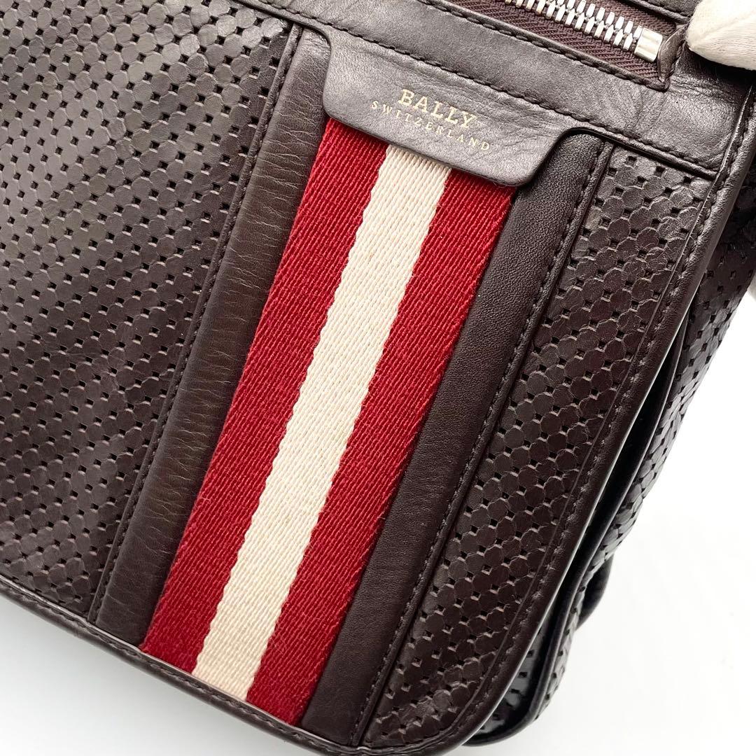 【美品】BALLY メッセンジャーバッグ パンチング レザー ブラウン トレスポ