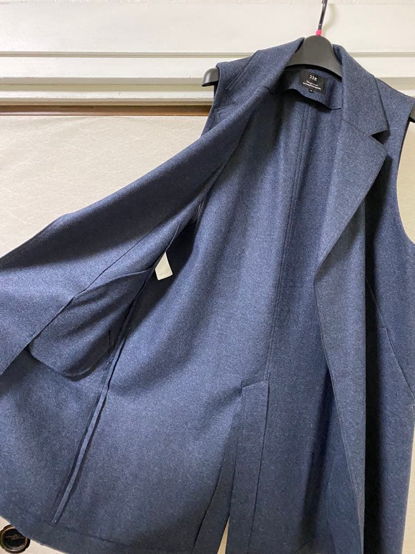 ダークグレー ジレ　ノースリーブジャケット