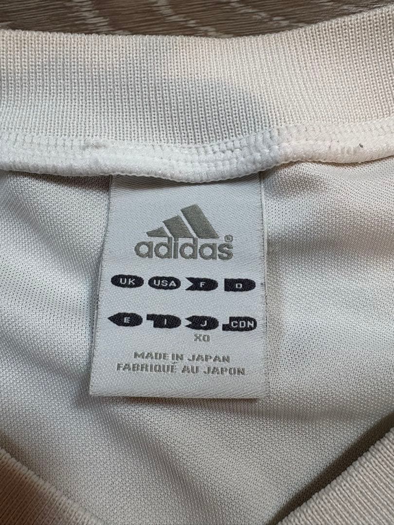 成立学園高校サッカー部　ユニフォーム長袖2枚、半袖ズボン1枚セット