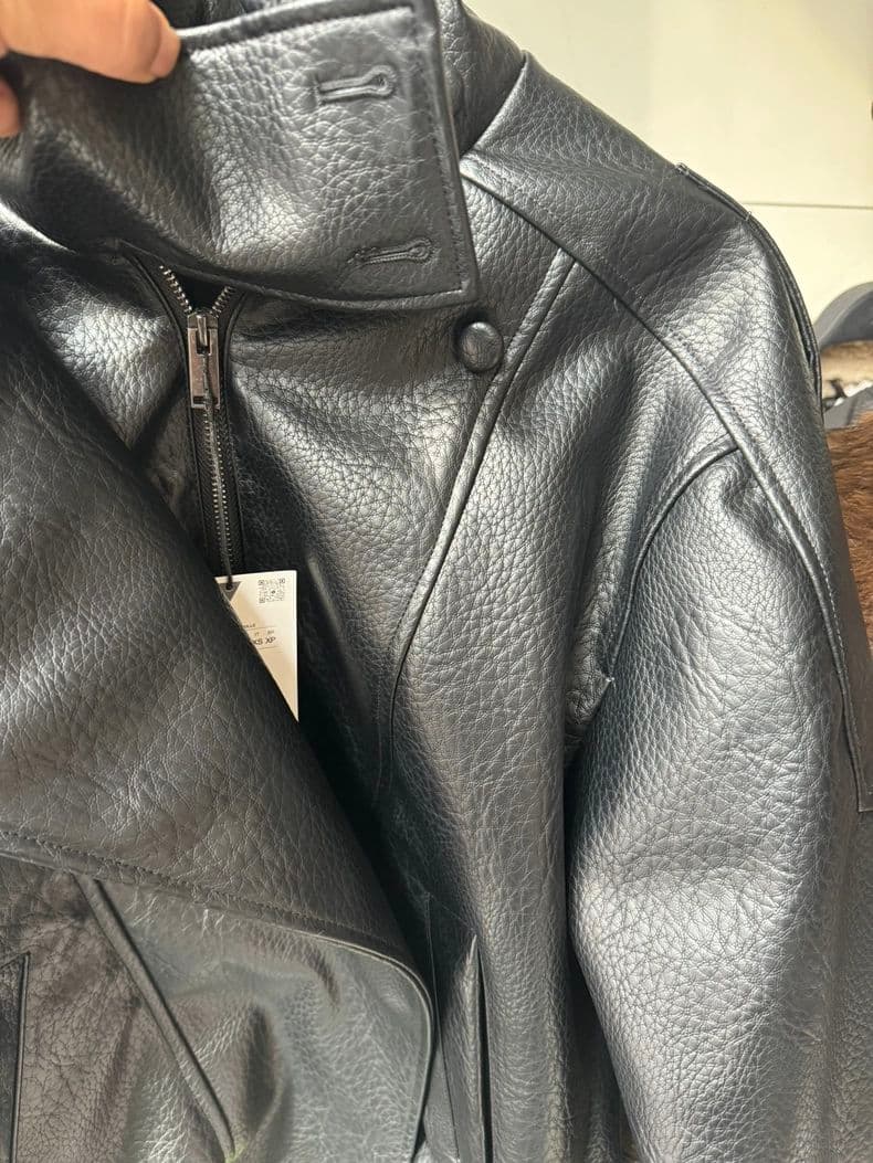 ZARA　フェイクレザージャケット ハイネック 　Sサイズ　　黒