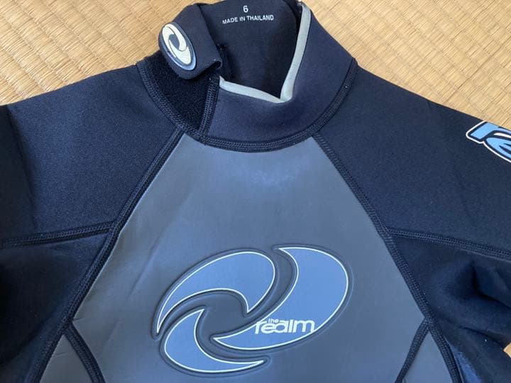 The Realm WETSUIT ウェットスーツ　サイズ6