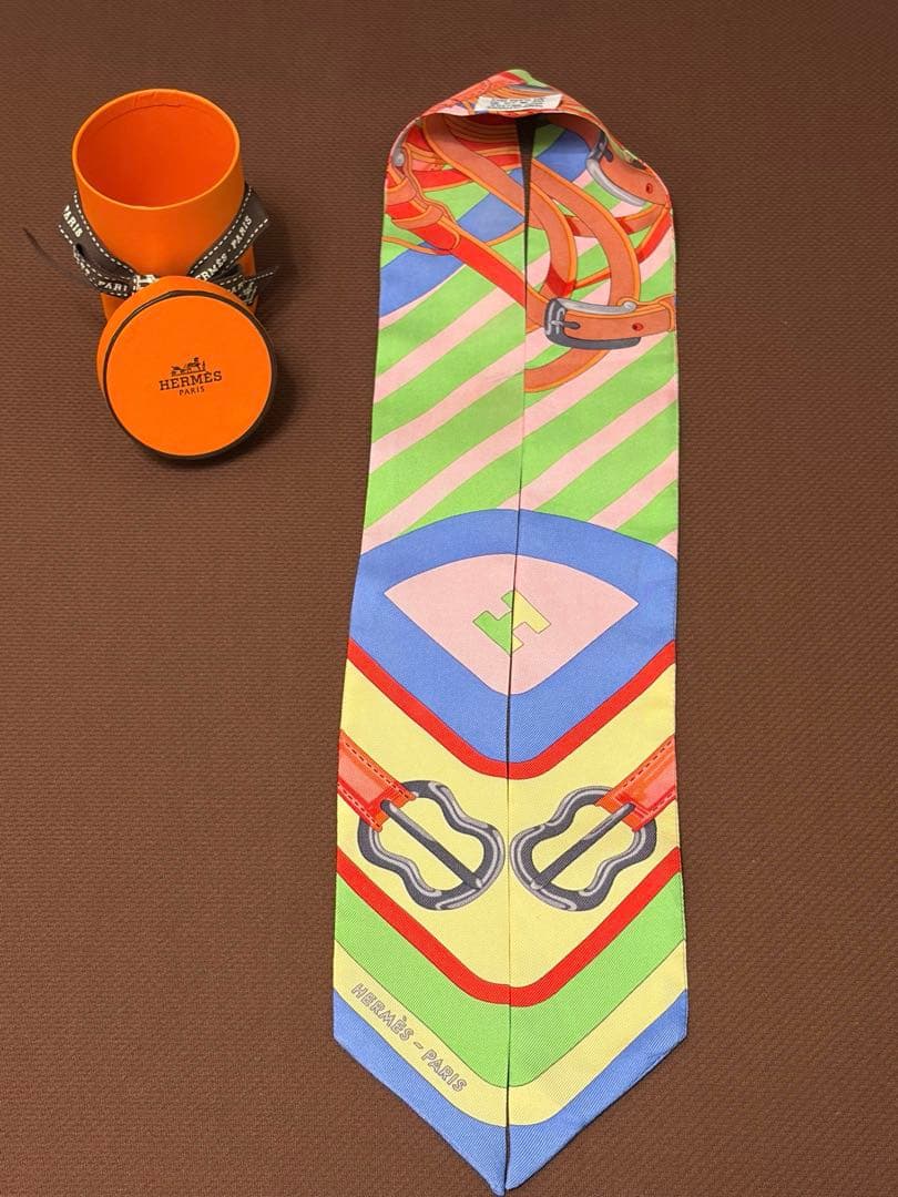 HERMES エルメス ツイリー シルク100% ベルト柄 リボンスカーフ