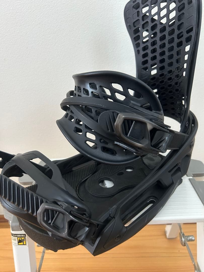 BURTON GENESIS ビンディング BURTON EST （Mサイズ）