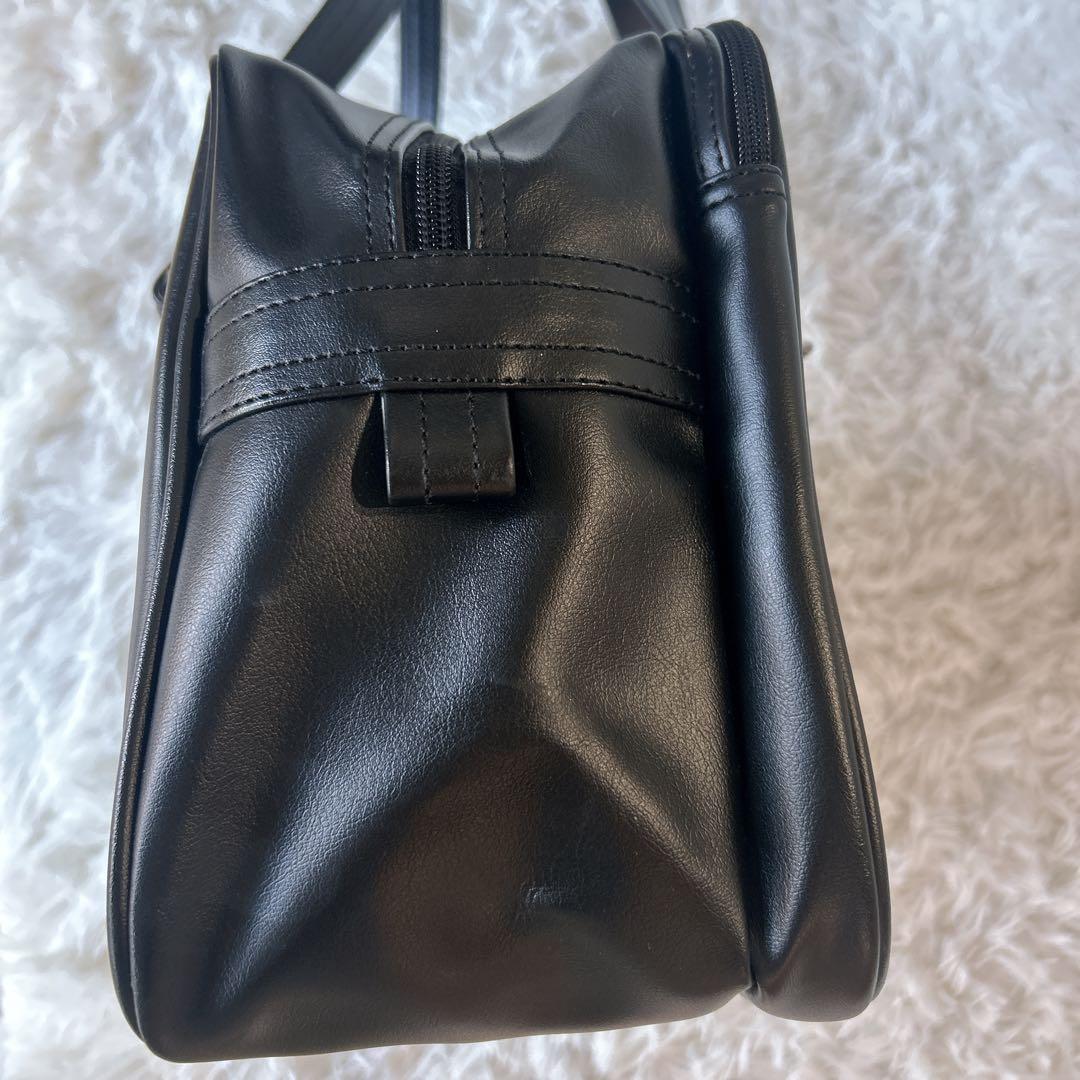 極美品！EASTBOY イーストボーイ スクールバッグ 刺繍ロゴ 合皮 ブラック