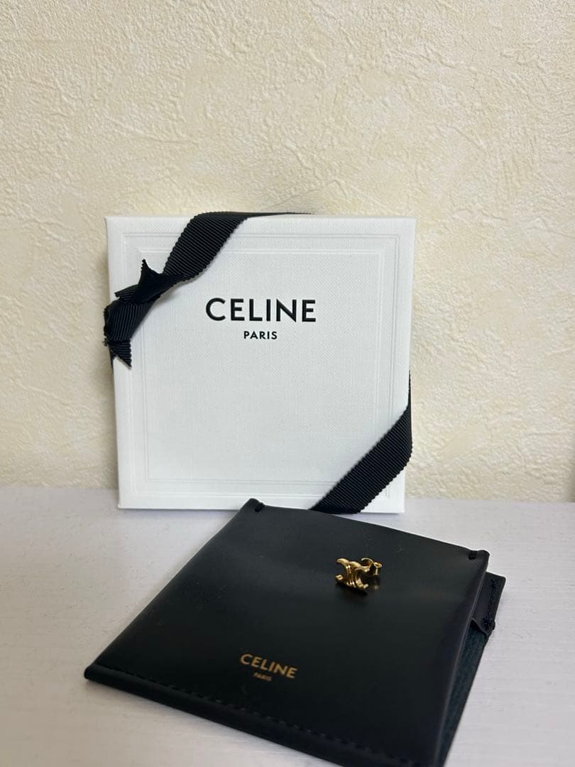 CELINE トリオンフ　ピアス　ゴールド　片耳