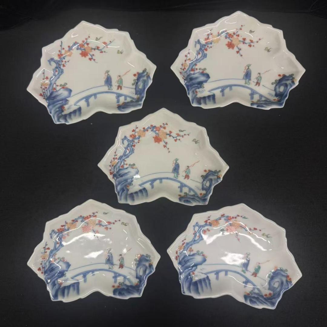 柿鍋島様式　濁手 色絵 染錦梅花に人物文木の葉形　5枚