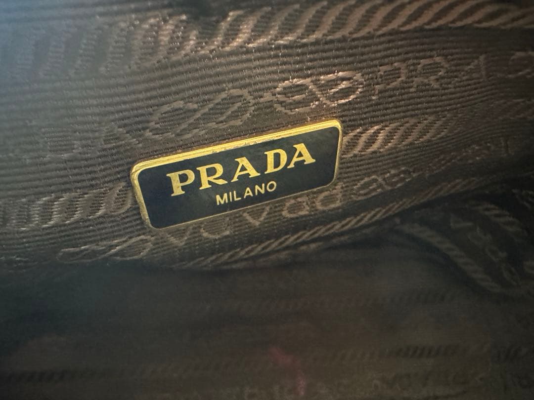 PRADA プラダ ベージュ グレー レザー ポーチ