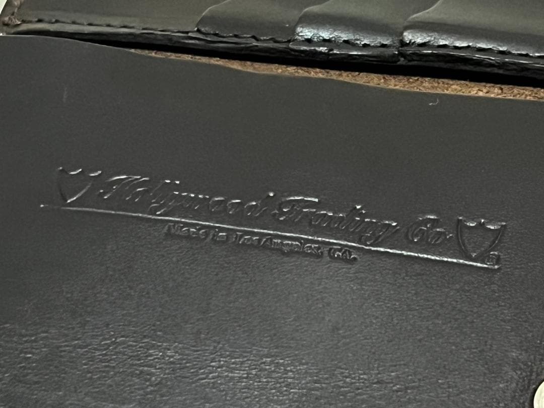 HTC ミディアムウォレット キーホルダー フラワーモチーフ ダークブラウン