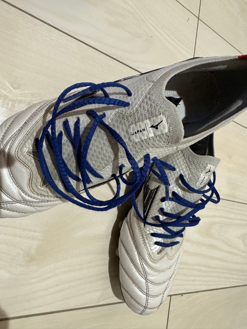 サッカースパイク　モレリアネオ4β