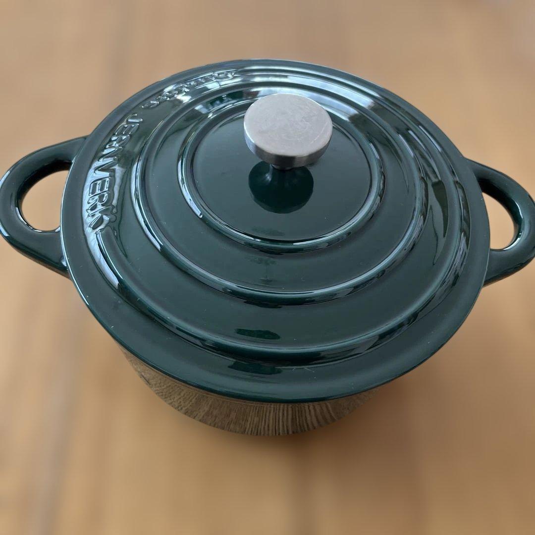 鋳物ホーロー鍋 【新品未使用】