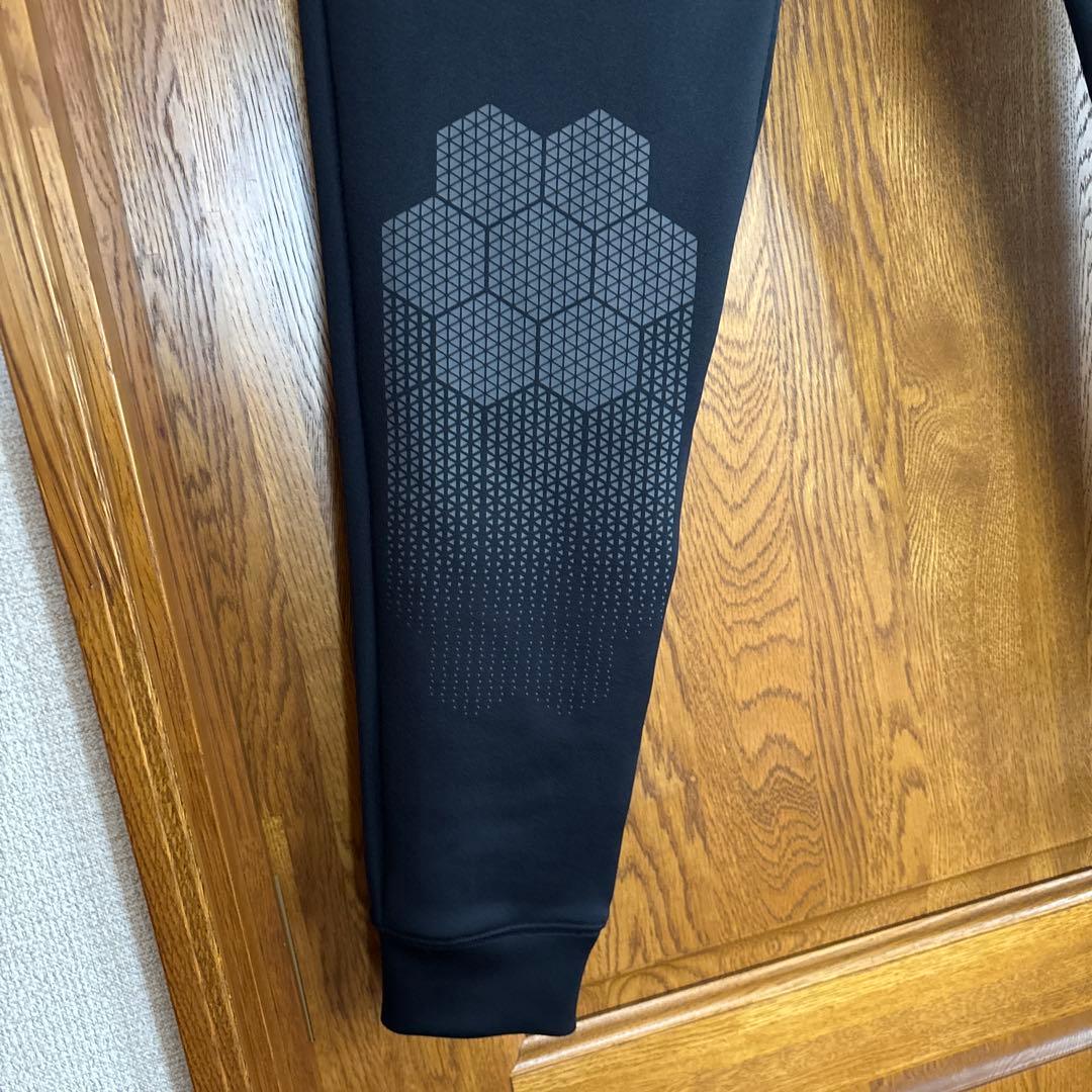 年末年始セール上下M UNDER ARMOUR ジャケット ホワイト・ブラック