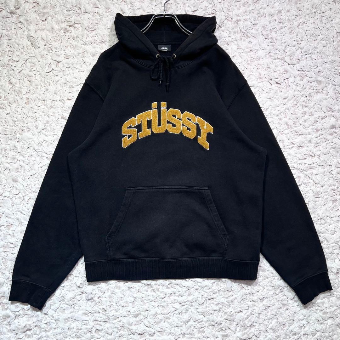 『超人気』　ステューシー　パーカー　パイル刺繍ロゴ　アーチロゴ　ブラック　【L】