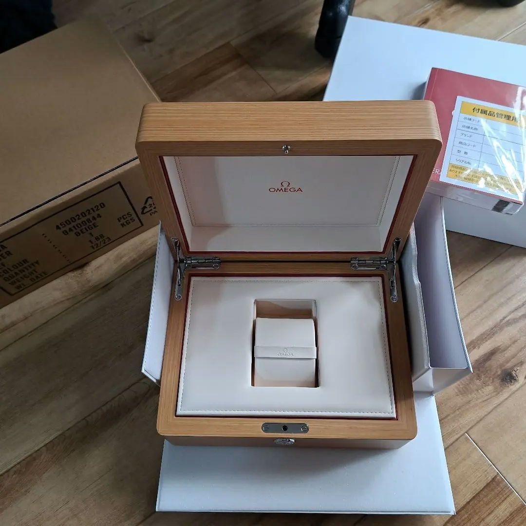 OMEGA 時計ケース　箱　 木製　新品未使用