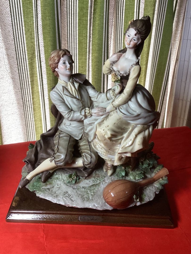 イタリア製 置物 フィギュア 幅 27㎝ 高さ 30㎝ 奥行 18㎝ 重さ5kg