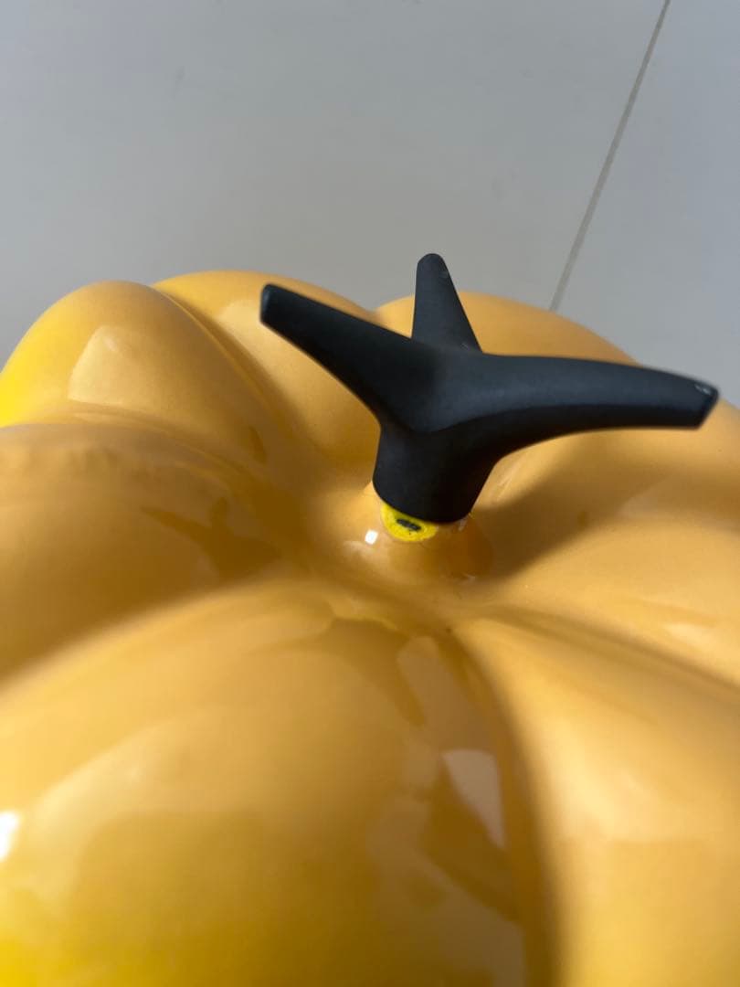 廃盤　ルクルーゼ　ココットピーマン　イエロー