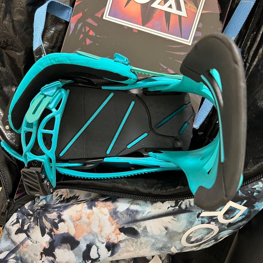 【Salomon】ビンディング付　板 wonder 139cm ホログラムS