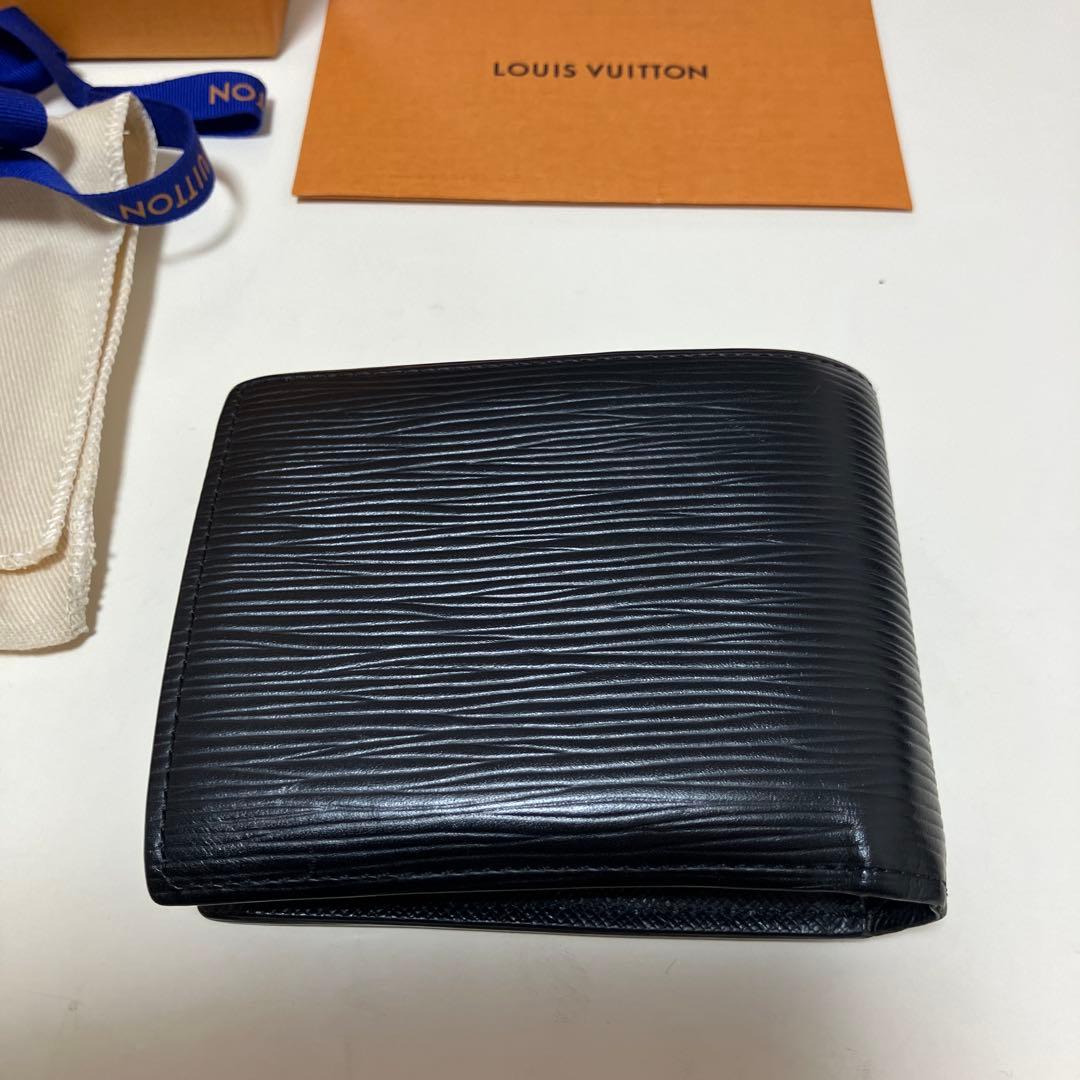 LOUIS VUITTON エピレザー 二つ折り財布 黒