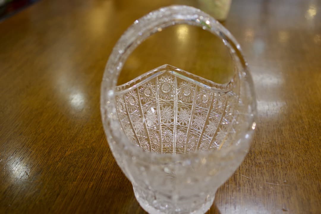 ボヘミアングラスのバスケットと灰皿（クリスタルガラス2個セット）