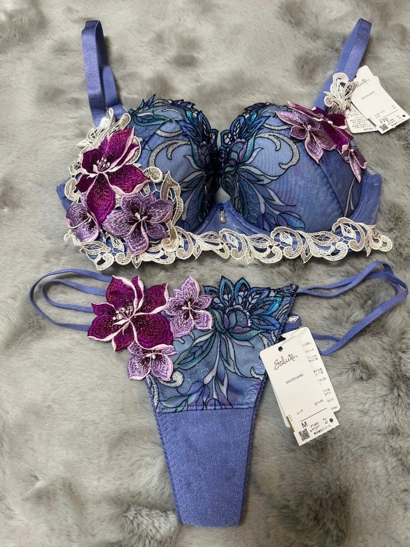 mimikoko2929ページ❣️サルートブラショーツセット‼️