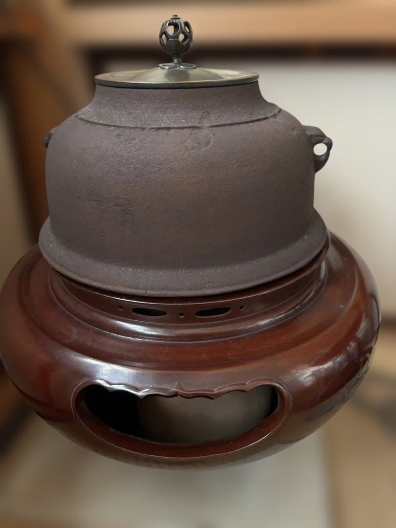 真形釜添唐銅朝鮮風炉