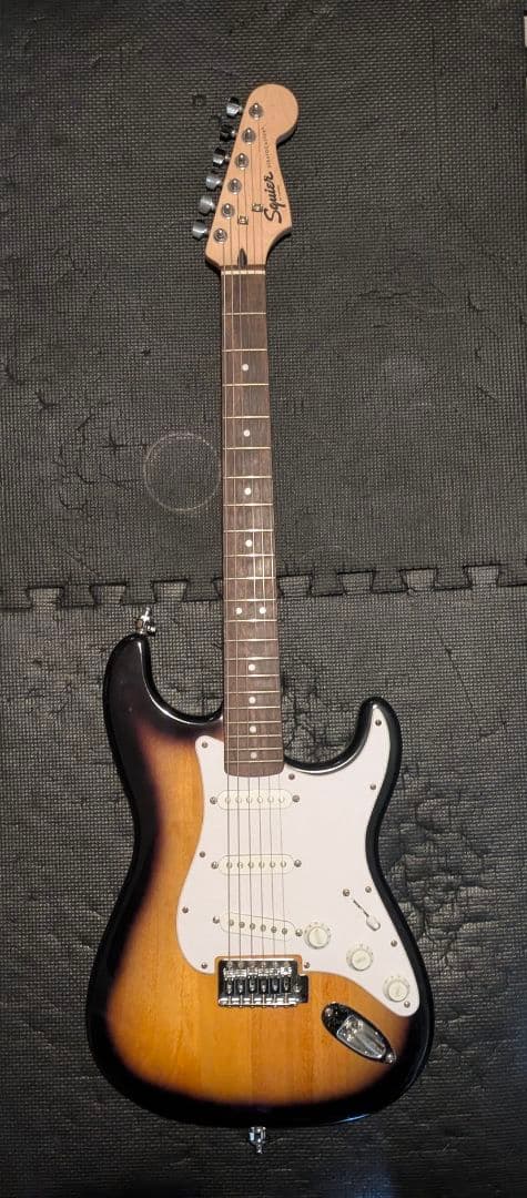Squier by Fender Stratocaster ソフトケース付き