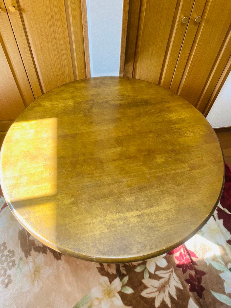 アンティーク　ラウンドテーブル　円形木製ダイニングテーブル